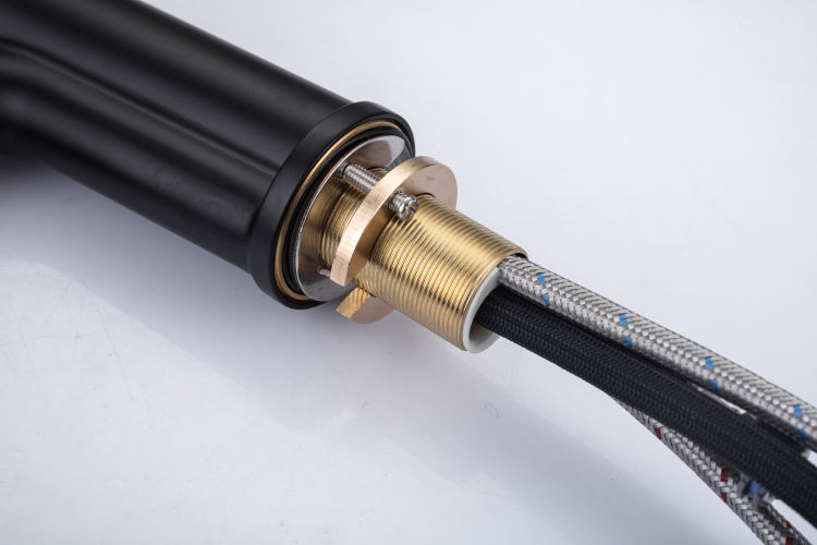 الغرور مع الصنبور