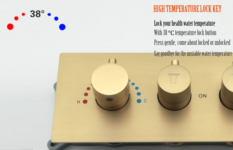 صنبور الدش الذهبي