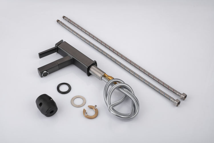 حوض الحمام مع الصنبور