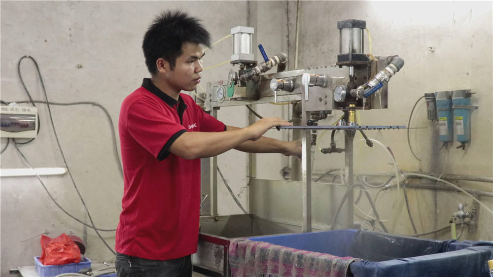 دلتا صنبور الحمام