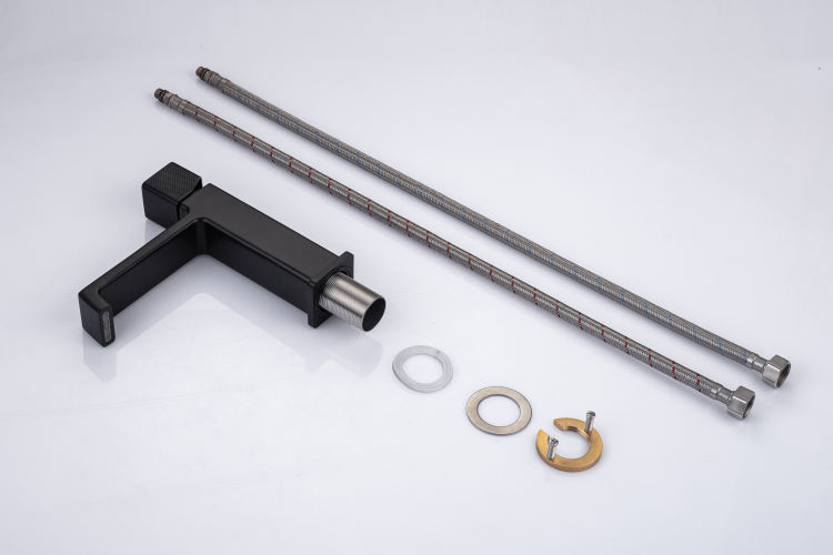 الحنفيات بالوعة للحمام