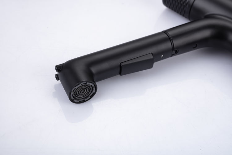 صنبور غرفة الحمام