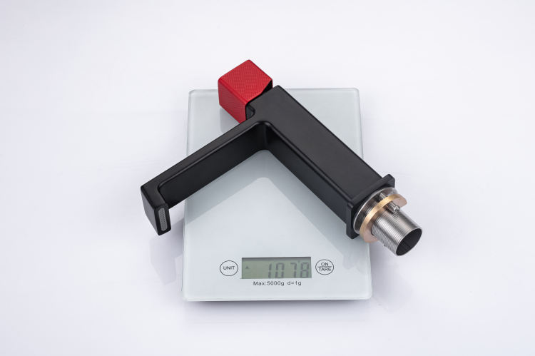 بالوعة صنبور الحمام