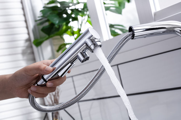 صنبور المطبخ الحديث