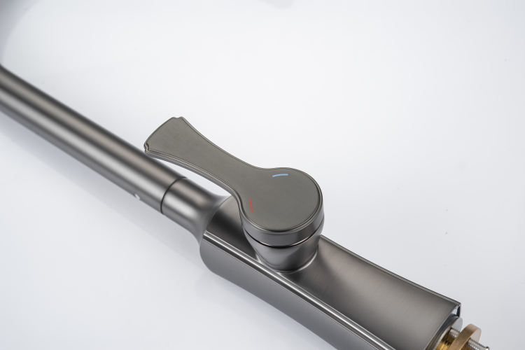 grifo del fregadero de la cocina